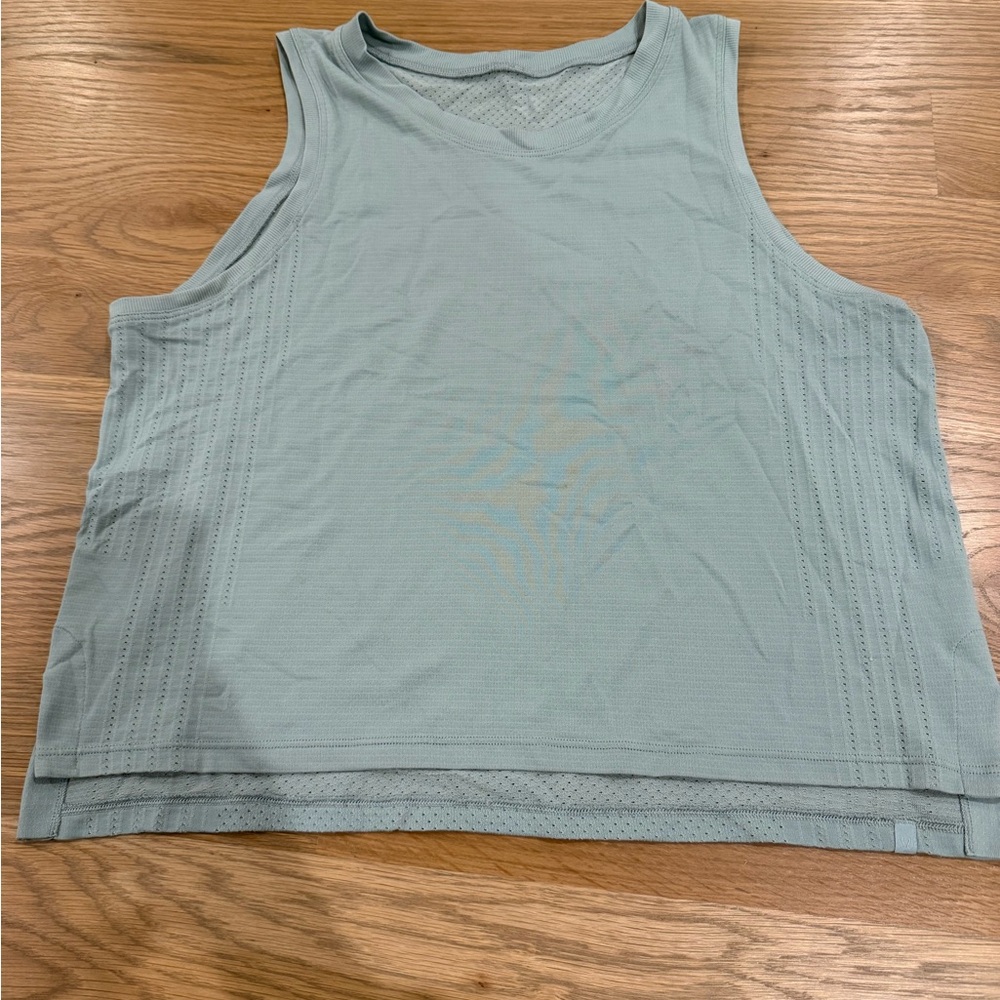 Athleta waist length tank Medium